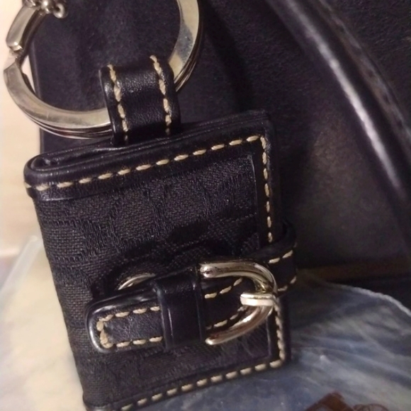 COACH Lambskin Leather 🛍️ Wristlet Iconic Coach "C" Attached Keyring NWT - Picture 4 of 8